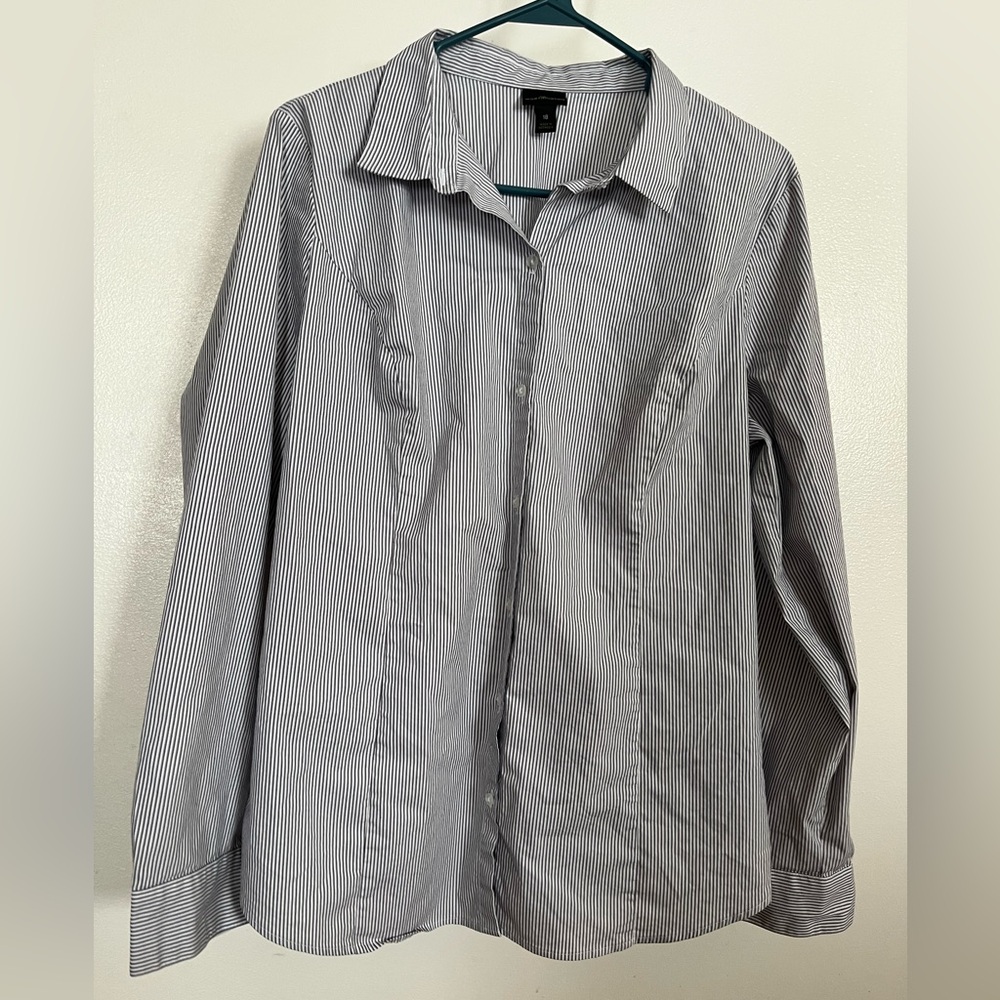 Women’s Worthington button down dress shirt size 18